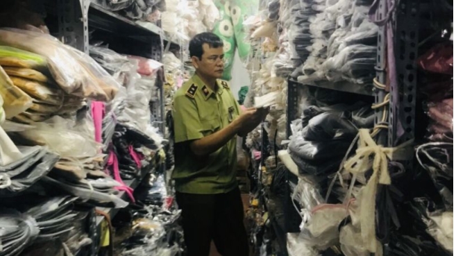 Vĩnh Phúc: Tạm giữ gần 1.000 sản phẩm nhãn hiệu GUCCI, ADIDAS, CHANEL và DIOR giả mạo