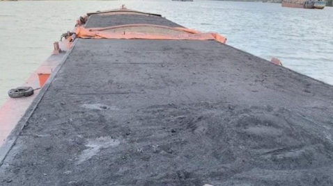 Quảng Ninh: Bắt giữ tàu vận chuyển 800 tấn xít xay không rõ nguồn gốc