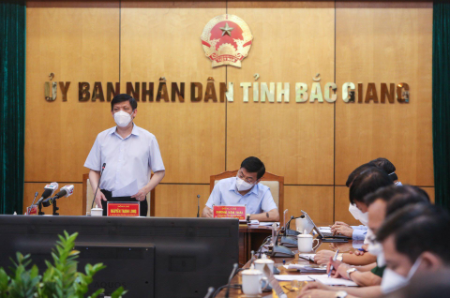 Đoàn công tác của Bộ Y tế làm việc với lãnh đạo tỉnh Bắc Giang về công tác phòng chống dịch COVID-19. Ảnh: VGP/Hiền Minh