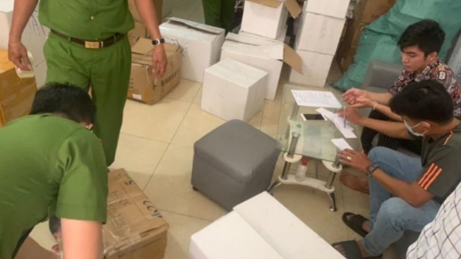 TP. HCM: Phát hiện lô hàng mỹ phẩm không rõ nguồn gốc tại Công ty Hana Miss