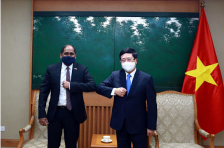 Việt Nam đề nghị Singapore cùng hợp tác phòng chống COVID-19, tiếp cận vaccine