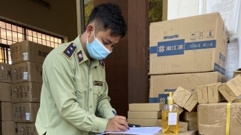 Bình Định: Tạm giữ hàng nghìn sản phẩm mỹ phẩm không có hoá đơn, chứng từ