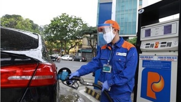 Xăng dầu tiếp tục tăng giá