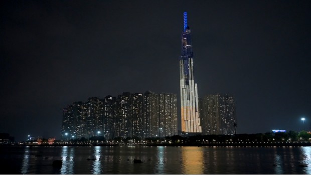 Trùng hợp thú vị từ màn thắp sáng biểu tượng trên toà nhà cao nhất Việt Nam