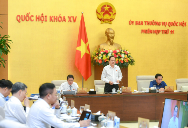 Phó Chủ tịch Thường trực Quốc hội Trần Thanh Mẫn đề nghị Chính phủ cần có báo cáo đánh giá, giải trình nguyên nhân khách quan, chủ quan và trách nhiệm của các cơ quan có liên quan mà tiến độ giải ngân các CTMTQG còn chậm, nêu rõ chậm ở đâu, chậm bộ ngành nào, địa phương nào. Phó Chủ tịch Thường trực Quốc hội Trần Thanh Mẫn đề nghị Chính phủ cần có báo cáo đánh giá, giải trình nguyên nhân khách quan, chủ quan và trách nhiệm của các cơ quan có liên quan mà tiến độ giải ngân các CTMTQG còn chậm, nêu rõ chậm ở đâu, chậm bộ ngành nào, địa phương nào.