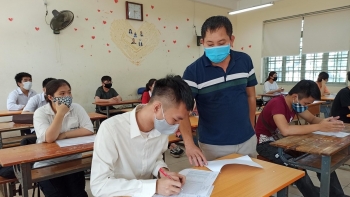 Không để thí sinh nào phải bỏ thi vì gặp khó khăn về điều kiện kinh tế, đi lại