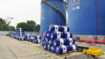 Giá xăng dầu hôm nay 1/6: Tiếp tục tăng