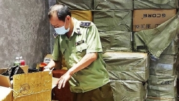 Hà Nội: Tạm giữ hàng chục nghìn sản phẩm thuốc lá điện tử không rõ nguồn gốc, xuất xứ