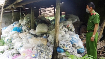 Thái Nguyên: Phát hiện trên 13,5 tấn găng tay y tế đã qua sử dụng được thu gom trái phép