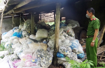Thái Nguyên: Phát hiện trên 13,5 tấn găng tay y tế đã qua sử dụng được thu gom trái phép