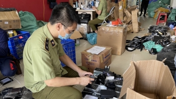 Hà Nội: Thu giữ hàng nghìn sản phẩm mỹ phẩm không hóa đơn chứng từ, giả mạo nhãn hiệu