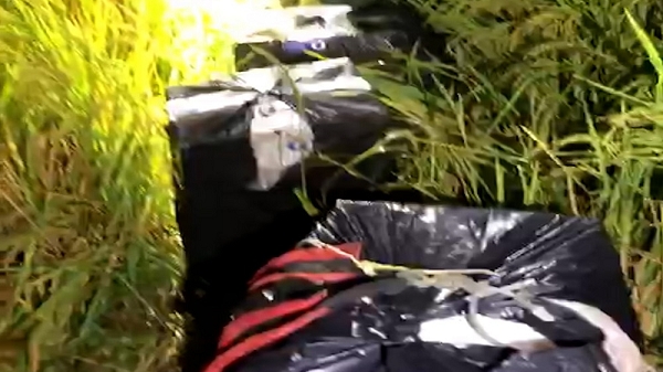 An Giang: Phát hiện 2.500 bao thuốc lá ngoại nhập lậu