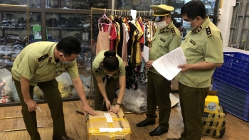 Tuyên Quang: Phát hiện, xử lý cơ sở kinh doanh hàng giả mạo Nike, Adidas