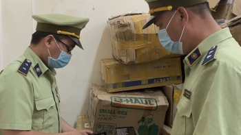 Thừa Thiên Huế: Phát hiện, tạm giữ số lượng lớn mỹ phẩm không có hóa đơn, chứng từ