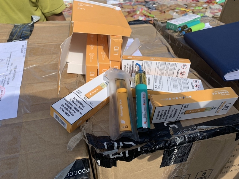 ...thuốc lá điện tử....