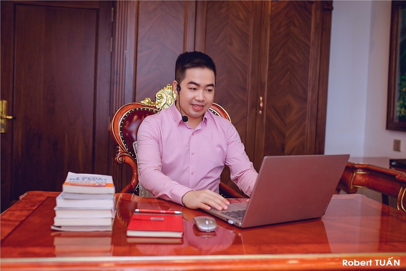 Robert Tuấn luôn khát khao được truyền đến mọi người, đặc biệt là giới trẻ những thông điệp ý nghĩa