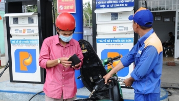 Giá xăng dầu tăng mạnh lần thứ 5 liên tiếp