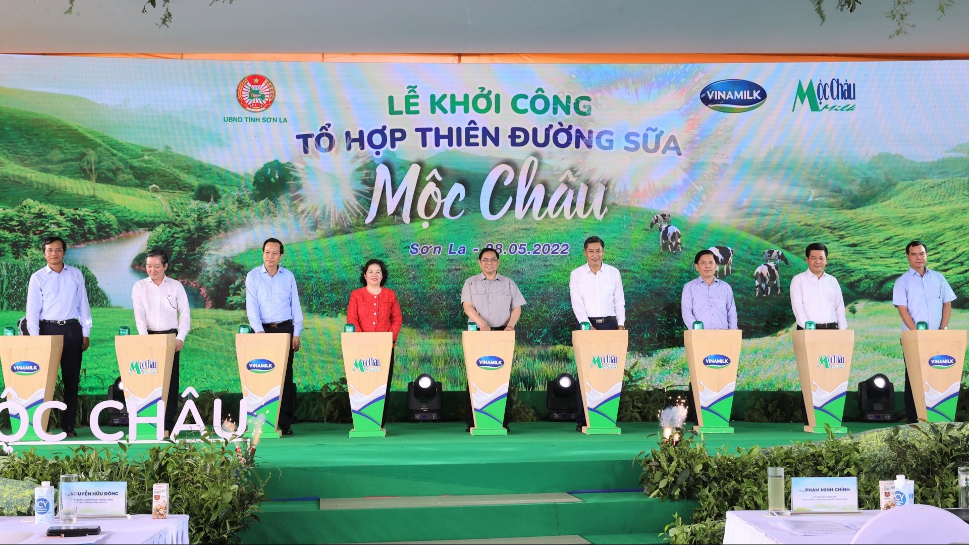 Mộc Châu Milk và Vinamilk chính thức ra mắt và khởi công dự án Tổ hợp Thiên đường sữa Mộc Châu
