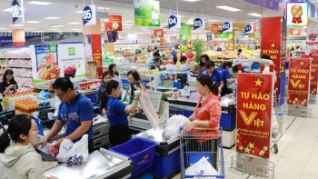 Doanh nghiệp bình ổn chịu sức ép thị trường