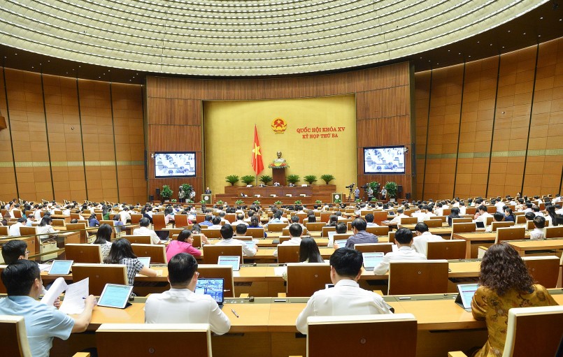 Quốc hội tiến hành thảo luận ở hội trường về dự án dự án Luật Dầu khí (sửa đổi).