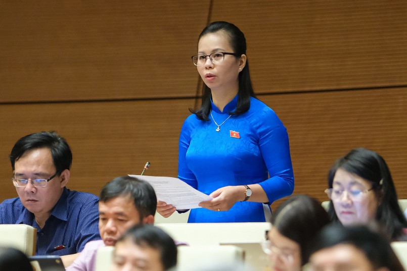 Đại biểu Chu Thị Hồng Thái - Đoàn ĐBQH tỉnh Lạng Sơn góp ý dự thảo Luật Khám bệnh, chữa bệnh (sửa đổi)