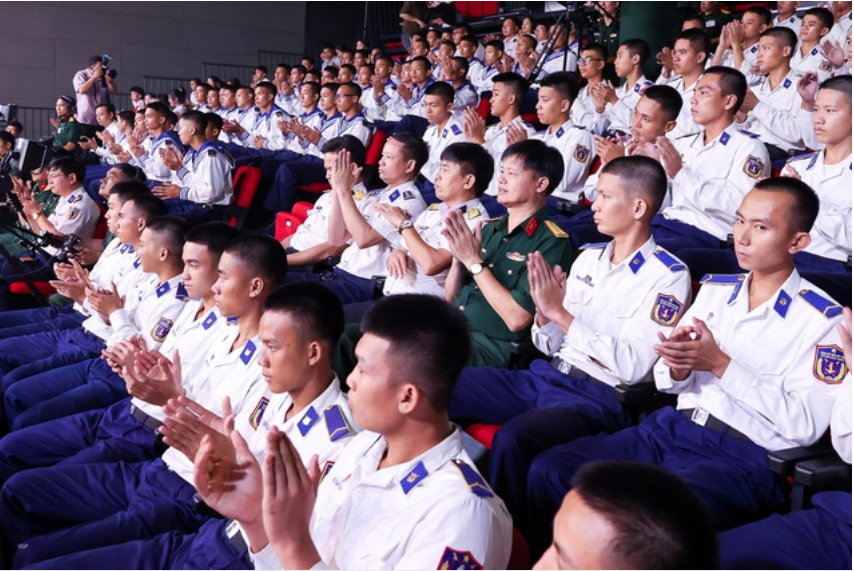 Chương trình do Ban Tuyên giáo Trung ương chủ trì, phối hợp với Tổng cục Chính trị Quân đội Nhân dân Việt Nam tổ chức tại 2 điểm cầu Hà Nội và Khánh Hoà - Ảnh; VGP/Nhật Bắc