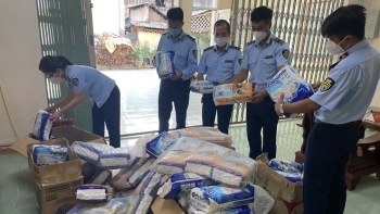 Yên Bái: Tịch thu hàng trăm bịch bỉm trẻ em vi phạm các quy định về hàng hóa