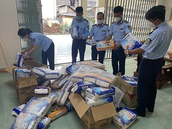 Hàng trăm bịch bỉm vi phạm các quy định về chất lượng, nhãn hiệu hàng hóa vừa bị lực lượng QLTT Yên Bái phát hiện thu giữ