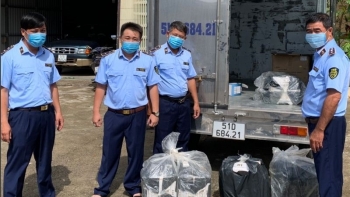 Long An: Tạm giữ trên 2.000 bao thuốc lá điếu nhập lậu