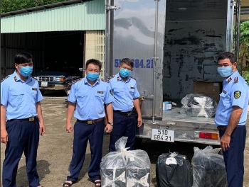 Long An: Tạm giữ trên 2.000 bao thuốc lá điếu nhập lậu