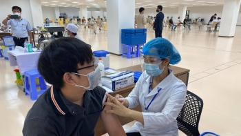 Tập trung mua vaccine phòng COVID-19 nhanh nhất, nhiều nhất có thể