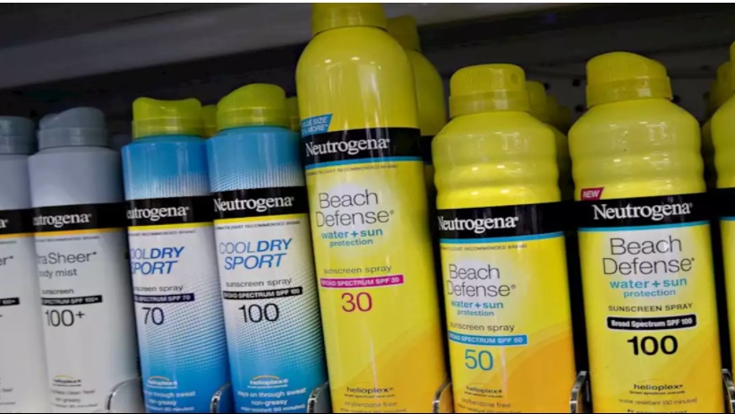 Phát hiện chất gây ung thư, Johnson & Johnson thu hồi 5 loại kem chống nắng dạng xịt