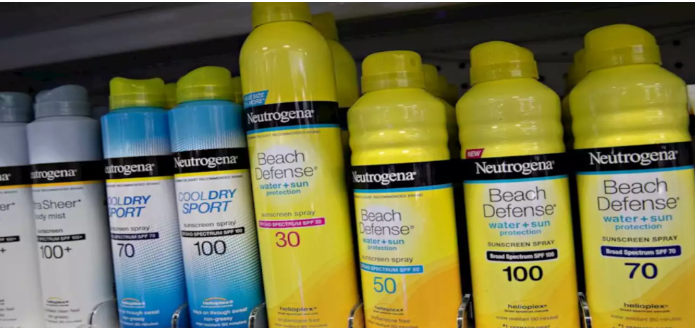 Phát hiện chất gây ung thư, Johnson & Johnson thu hồi 5 loại kem chống nắng dạng xịt