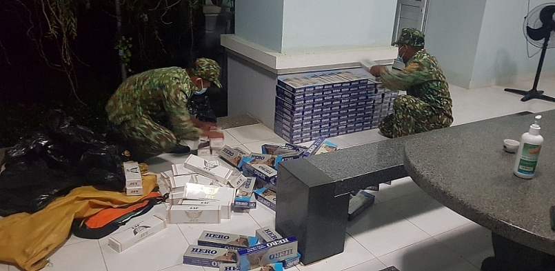 Thuốc lá lậu do lực lượng Biên phòng Vàm Trảng Trâu, Tây Ninh bắt giữ đêm 15/7/2021. Ảnh BĐBP