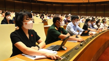 Quốc hội thông qua Nghị quyết về kế hoạch tài chính quốc gia và vay, trả nợ công 5 năm giai đoạn 2021-2025