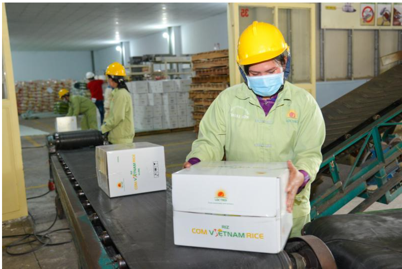 Tập đoàn Lộc Trời xuất khẩu gần 500 tấn gạo mang thương hiệu “Cơm Việt Nam Rice”  sang thị trường châu Âu