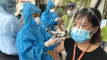Đẩy nhanh hơn nữa tiến độ tiêm vaccine phòng chống COVID-19