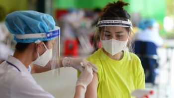 Thủ tướng yêu cầu Bộ Y tế đàm phán mua vaccine phòng COVID-19 do 4 hiệp hội đề xuất