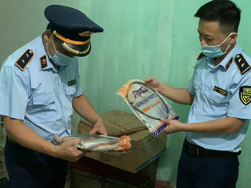 Đội QLTT số 3 kiểm tra hàng hóa