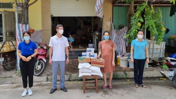 Phường Dương Nội (Hà Đông): Hỗ trợ người dân, người lao động có hoàn cảnh đặc biệt khó khăn do ảnh hưởng của dịch