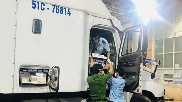 Tây Ninh: Bắt giữ 10.000 bao thuốc lá ngoại nhập lậu từ Campuchia về Việt Nam