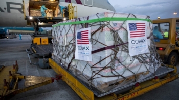 Thêm 494.400 liều vaccine AstraZeneca về Việt Nam