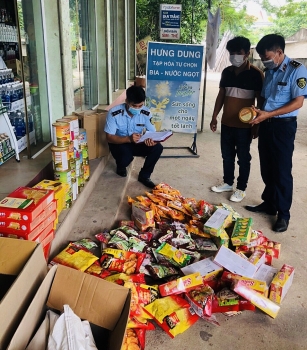 Vĩnh Phúc: 02 cơ sở kinh doanh bánh trung thu nhập lậu và thực phẩm hết hạn sử dụng