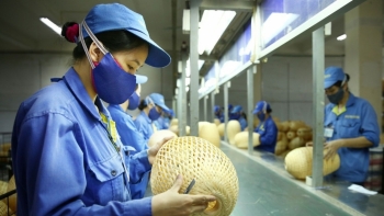 Trình Ủy ban Thường vụ Quốc hội xem xét miễn, giảm thuế cho doanh nghiệp, người dân