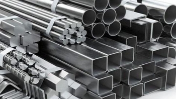 Giá sắt thép hôm nay 16/8: Giảm mạnh