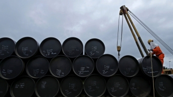 Giá xăng dầu hôm nay 17/8: Quay đầu tăng nhẹ