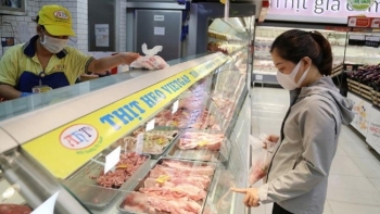 Giá cả thị trường hôm nay 19/8: Siêu thị khuyến mãi heo, bò, cá các loại