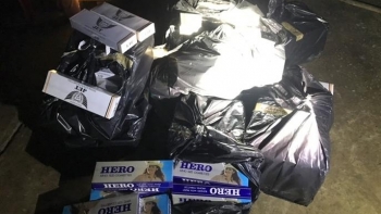 An Giang: Thu giữ hơn 1.600 gói thuốc lá ngoại nhập lậu từ Campuchia về Việt Nam