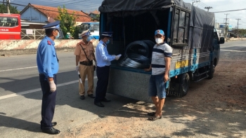 Tiền Giang: Phát hiện 1,3 tấn dây thép không có nhãn hàng hóa