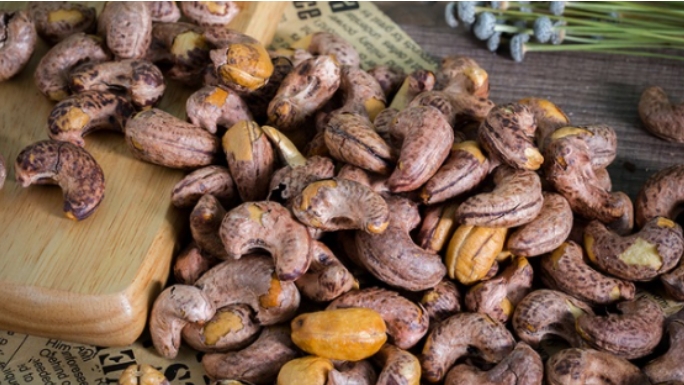 Nguy cơ gian lận thương mại trong nhập khẩu hạt điều thô